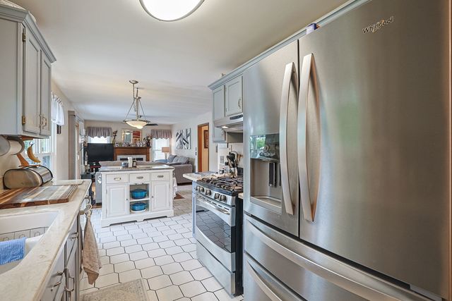 1135 Stonebridge Court, Elgin, IL 60120