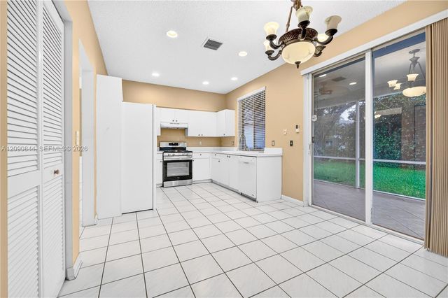 5868 N Plum Bay Parkway 5868, Tamarac, FL 33321