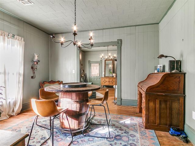 318 S 2nd Street, Guthrie, OK 73044