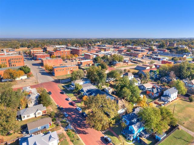 318 S 2nd Street, Guthrie, OK 73044