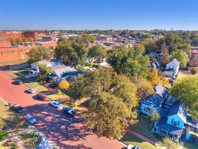 318 S 2nd Street, Guthrie, OK 73044