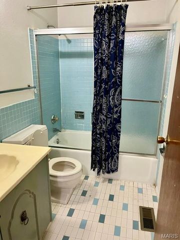 1826 Walnutway Drive, Unincorporated, MO 63146