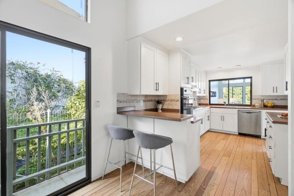 Image 24 of property listing at 123 Kent Road, Pacifica, CA 94044