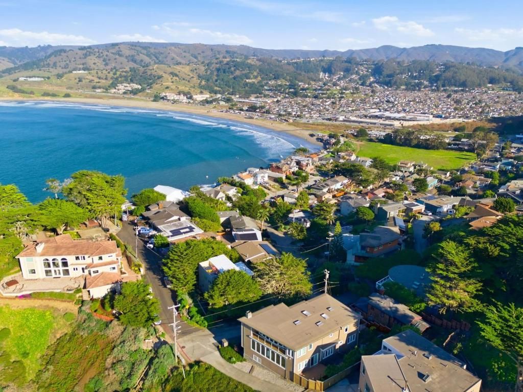 Image 6 of property listing at 123 Kent Road, Pacifica, CA 94044