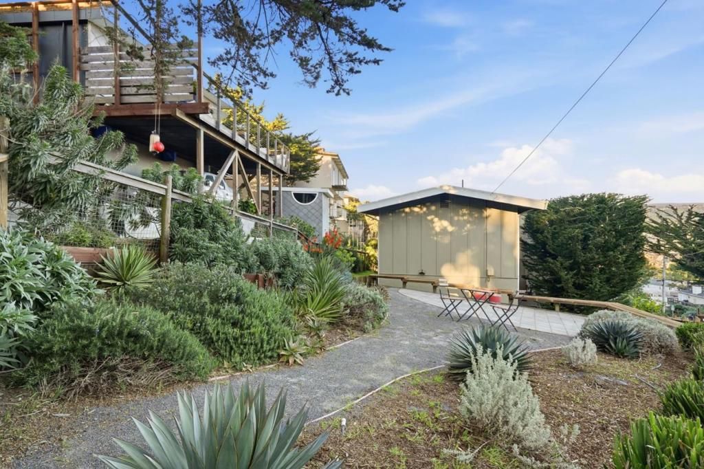 Image 9 of property listing at 123 Kent Road, Pacifica, CA 94044