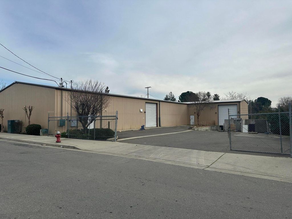 2649 Favretto Avenue, Redding, CA 96001