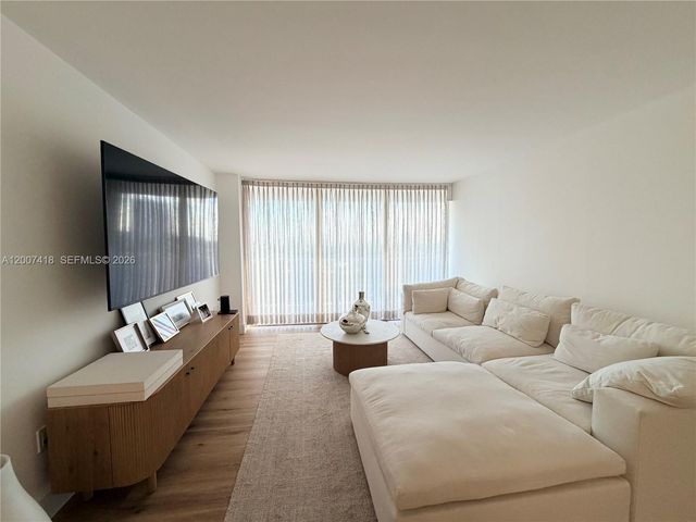 3701 N Country Club Dr 607, Aventura, FL 33180