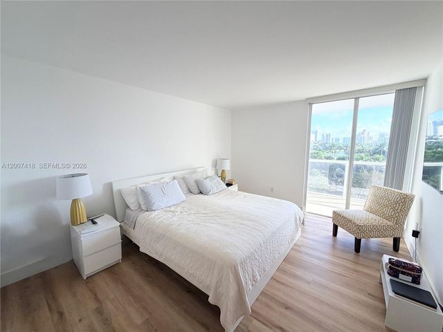 3701 N Country Club Dr 607, Aventura, FL 33180