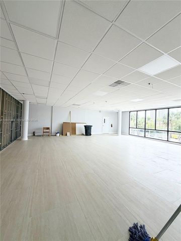 3701 N Country Club Dr 607, Aventura, FL 33180