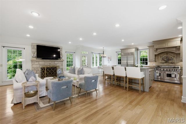 1721 Kenmont Road, Ladue, MO 63124