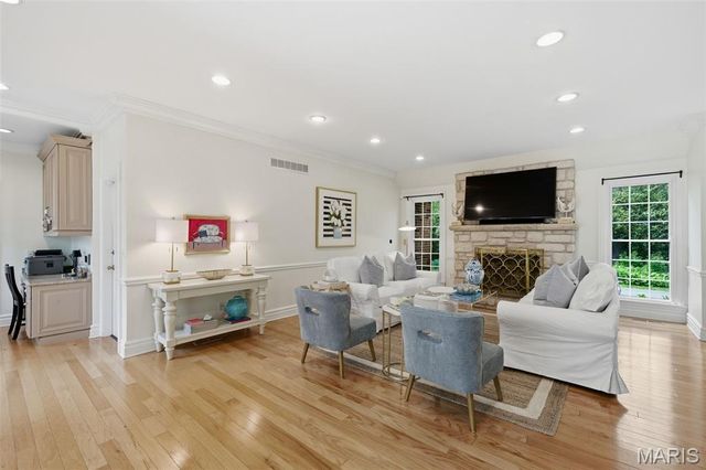 1721 Kenmont Road, Ladue, MO 63124