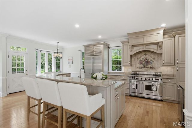1721 Kenmont Road, Ladue, MO 63124