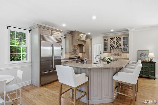 1721 Kenmont Road, Ladue, MO 63124