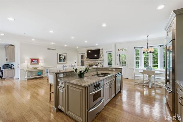 1721 Kenmont Road, Ladue, MO 63124