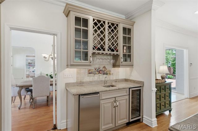 1721 Kenmont Road, Ladue, MO 63124