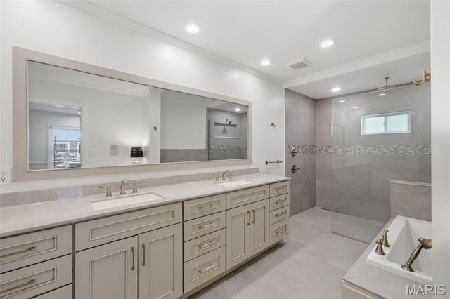 1721 Kenmont Road, Ladue, MO 63124