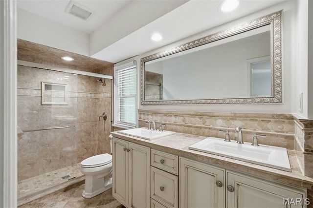 1721 Kenmont Road, Ladue, MO 63124