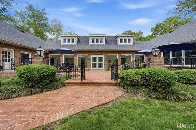 1721 Kenmont Road, Ladue, MO 63124
