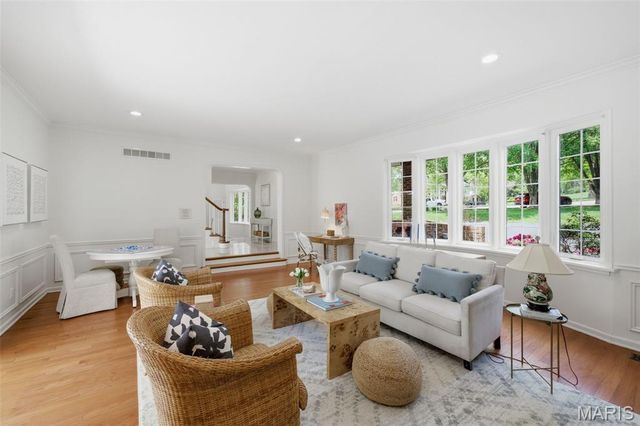 1721 Kenmont Road, Ladue, MO 63124