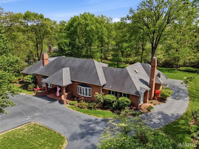1721 Kenmont Road, Ladue, MO 63124
