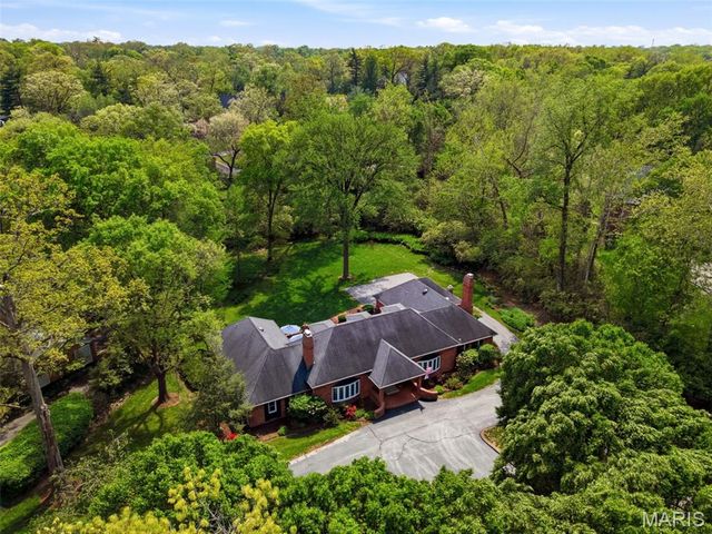 1721 Kenmont Road, Ladue, MO 63124