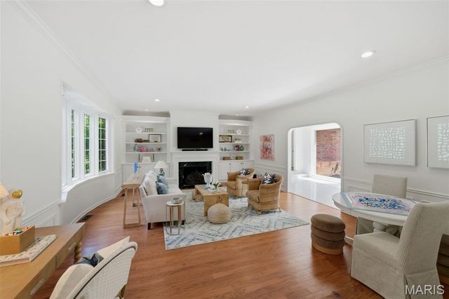 1721 Kenmont Road, Ladue, MO 63124