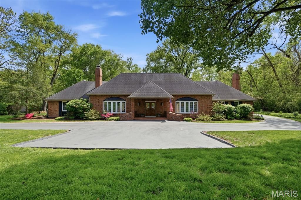 1721 Kenmont Road, Ladue, MO 63124