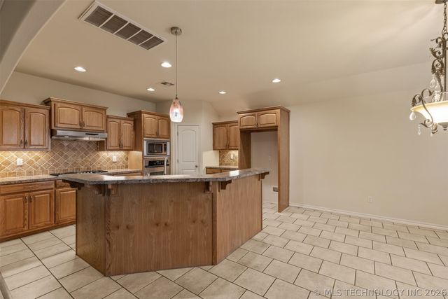 27644 E 113th Street, Coweta, OK 74429