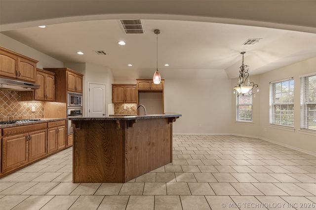 27644 E 113th Street, Coweta, OK 74429