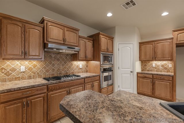 27644 E 113th Street, Coweta, OK 74429