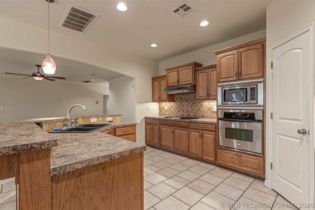 27644 E 113th Street, Coweta, OK 74429