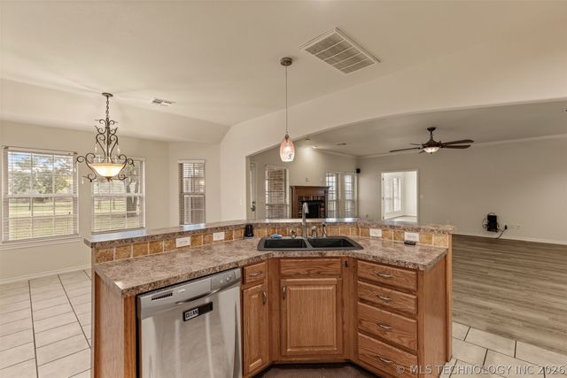 27644 E 113th Street, Coweta, OK 74429