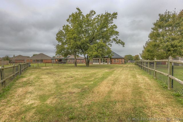 27644 E 113th Street, Coweta, OK 74429