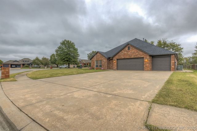27644 E 113th Street, Coweta, OK 74429