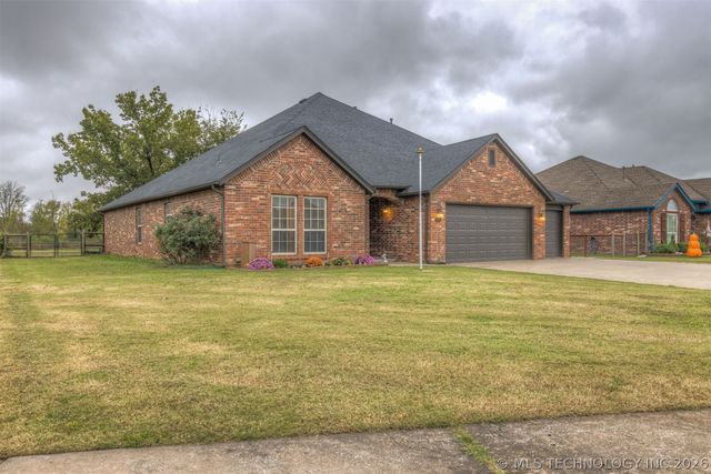 27644 E 113th Street, Coweta, OK 74429