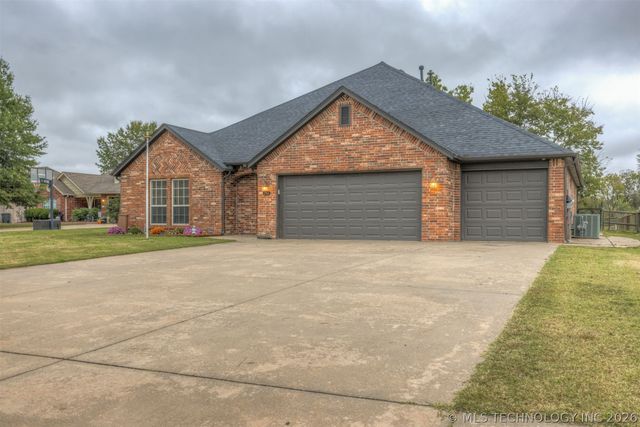 27644 E 113th Street, Coweta, OK 74429