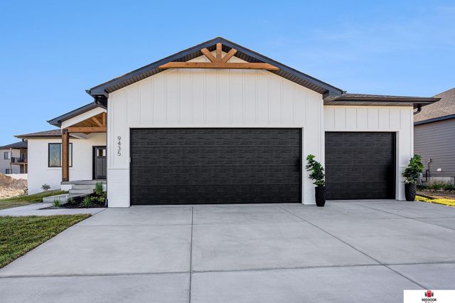 9435 Breashears Street, Lincoln, NE 68516