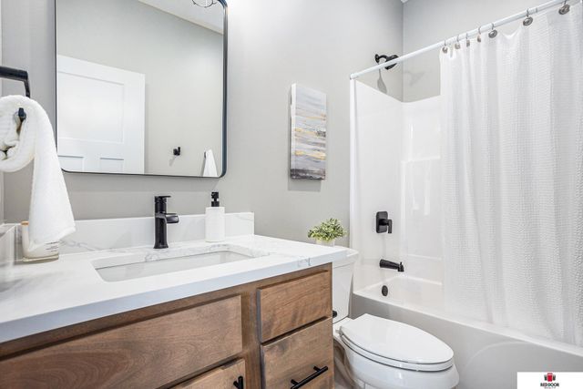 9435 Breashears Street, Lincoln, NE 68516