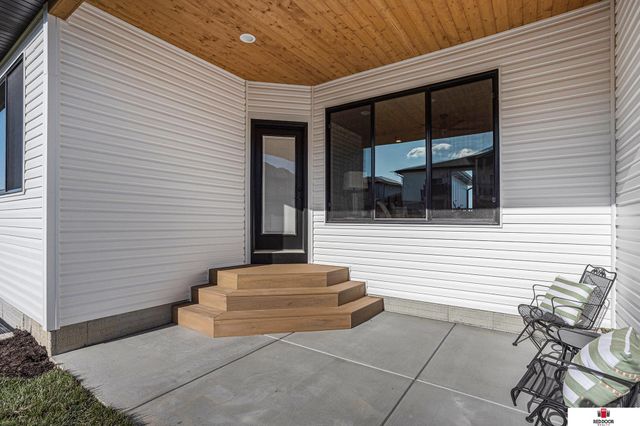 9435 Breashears Street, Lincoln, NE 68516