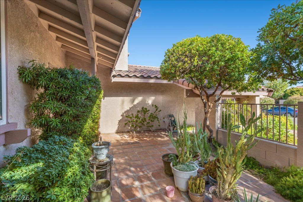 5254 Hibbetts Drive, Las Vegas, NV 89103 — photo 5