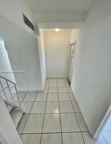 9173 Fontainebleau Blvd 3, Miami, FL 33172