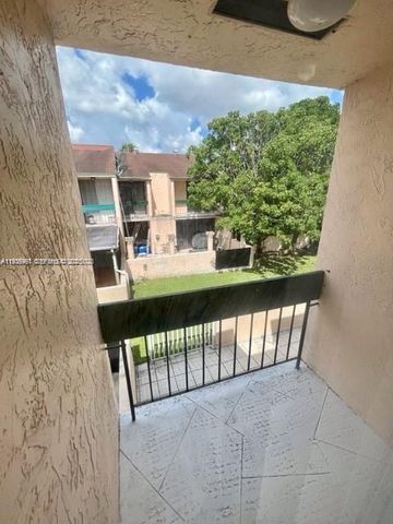 9173 Fontainebleau Blvd 3, Miami, FL 33172