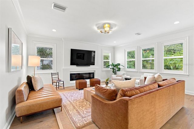 2705 W TRILBY AVENUE, Tampa, FL 33611