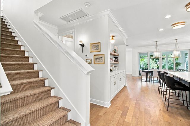 2705 W TRILBY AVENUE, Tampa, FL 33611