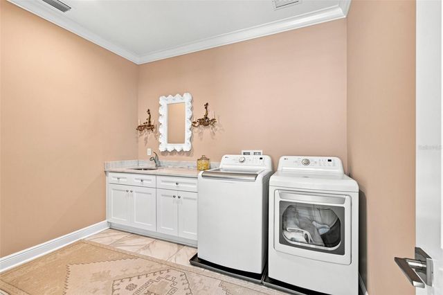 2705 W TRILBY AVENUE, Tampa, FL 33611