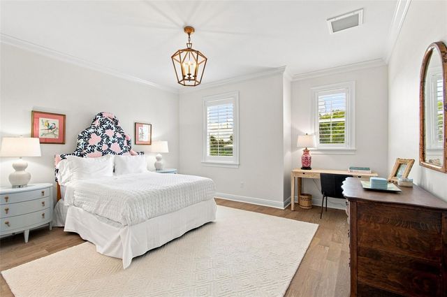 2705 W TRILBY AVENUE, Tampa, FL 33611