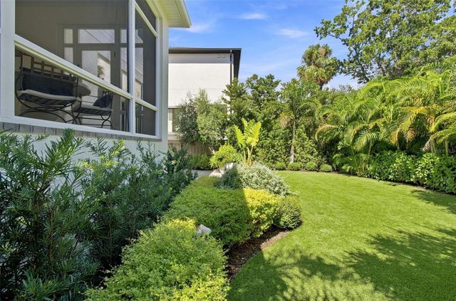 2705 W TRILBY AVENUE, Tampa, FL 33611