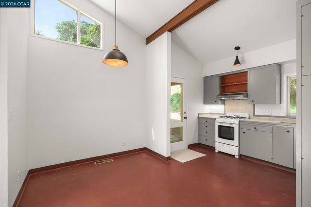 165 Topaz Ln, Pleasant Hill, CA 94523