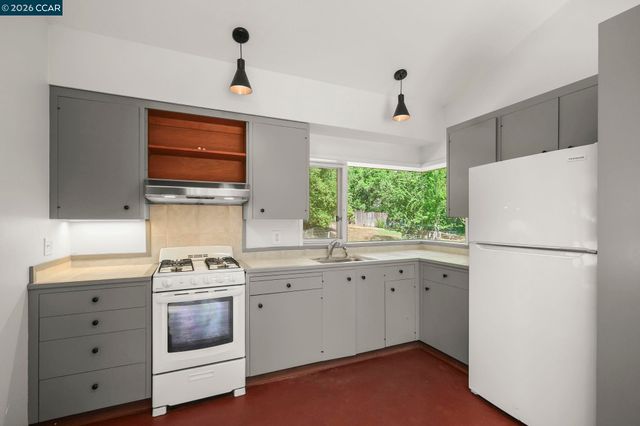 165 Topaz Ln, Pleasant Hill, CA 94523