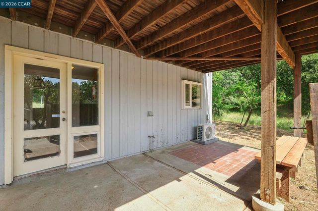 165 Topaz Ln, Pleasant Hill, CA 94523